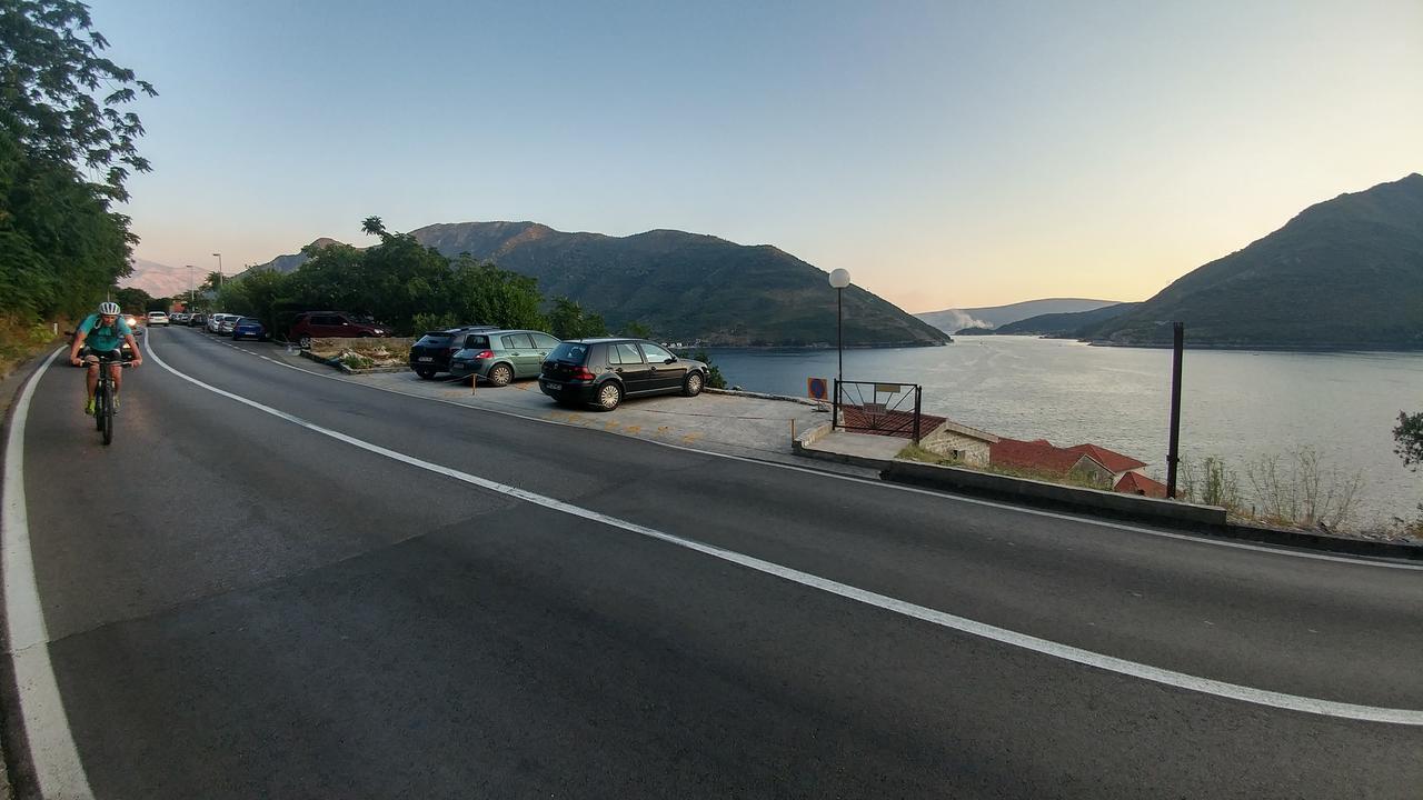 Bellavistazmukic Guesthouse Perast Exteriör bild